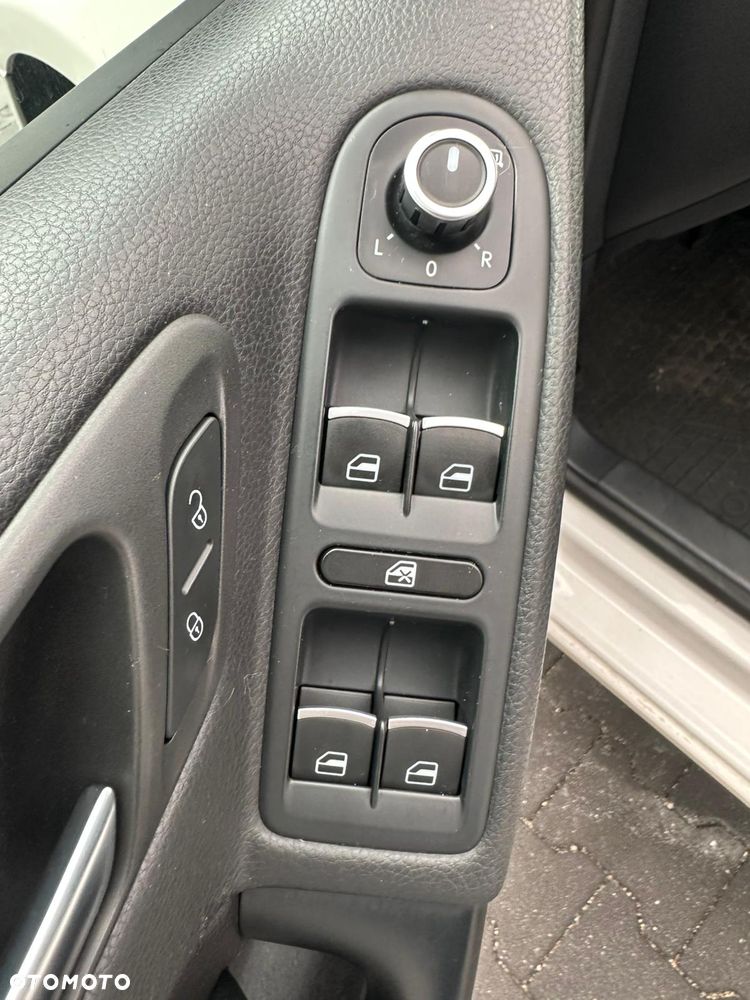 Volkswagen Golf 1.6 TDI Highline - 14