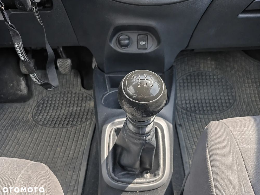 Toyota Yaris 1.4 D-4D Active - 12