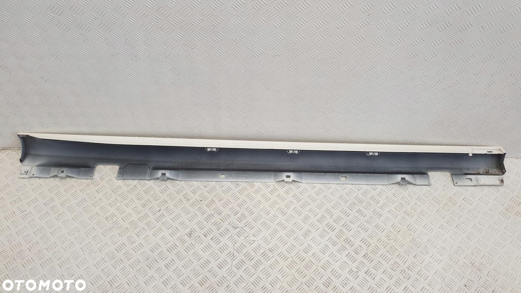 Mercedes A-klasa W177 LISTWA PROGOWA LEWA LEWY a1776908600 - 2