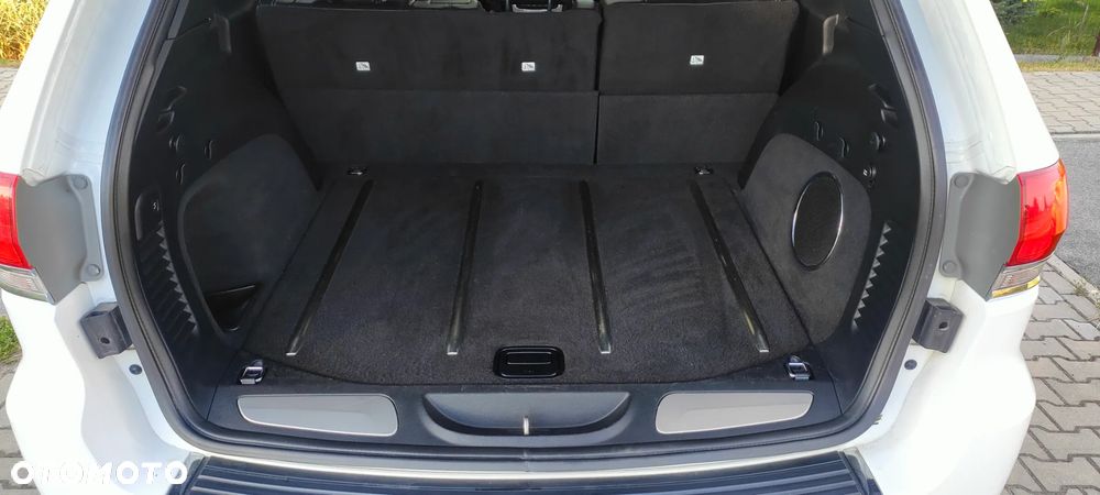 Jeep Grand Cherokee - 29