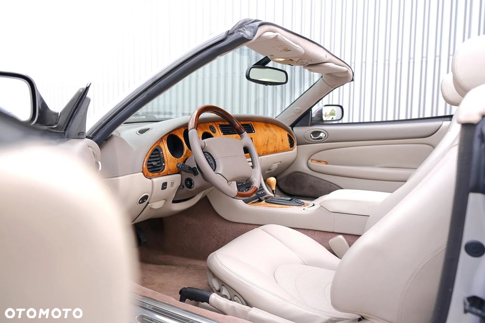 Jaguar XK8 - 4