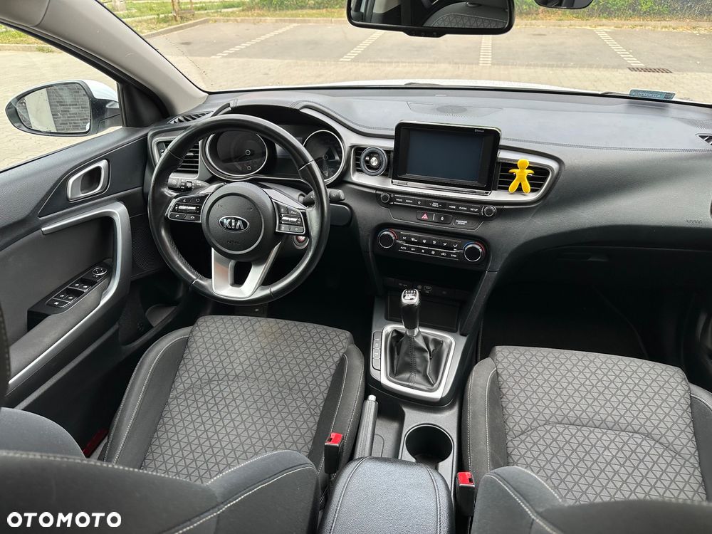Kia Ceed 1.6 CRDi SCR M - 25