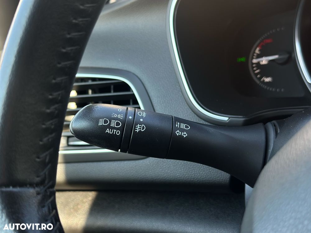 Renault Megane ENERGY TCe 130 EDC INTENS - 37