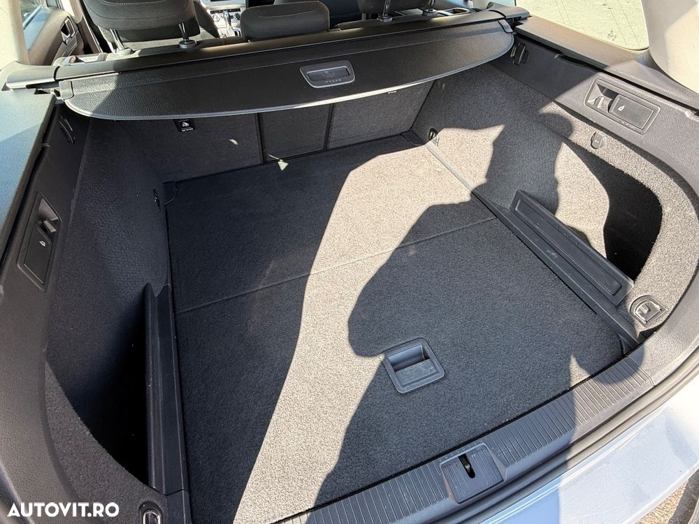 Volkswagen Passat 2.0 TDI DSG Comfortline - 8