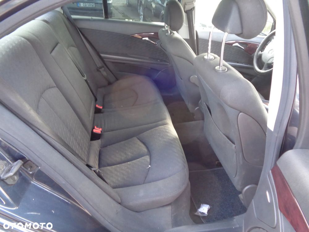 Mercedes-Benz Klasa E 200 CDI Elegance DPF - 12