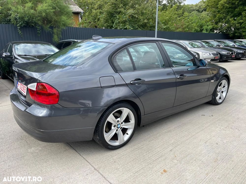BMW Seria 3 320i - 4