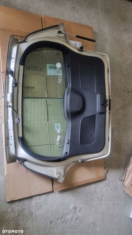 Dzwi clio III klapa tyl - 3