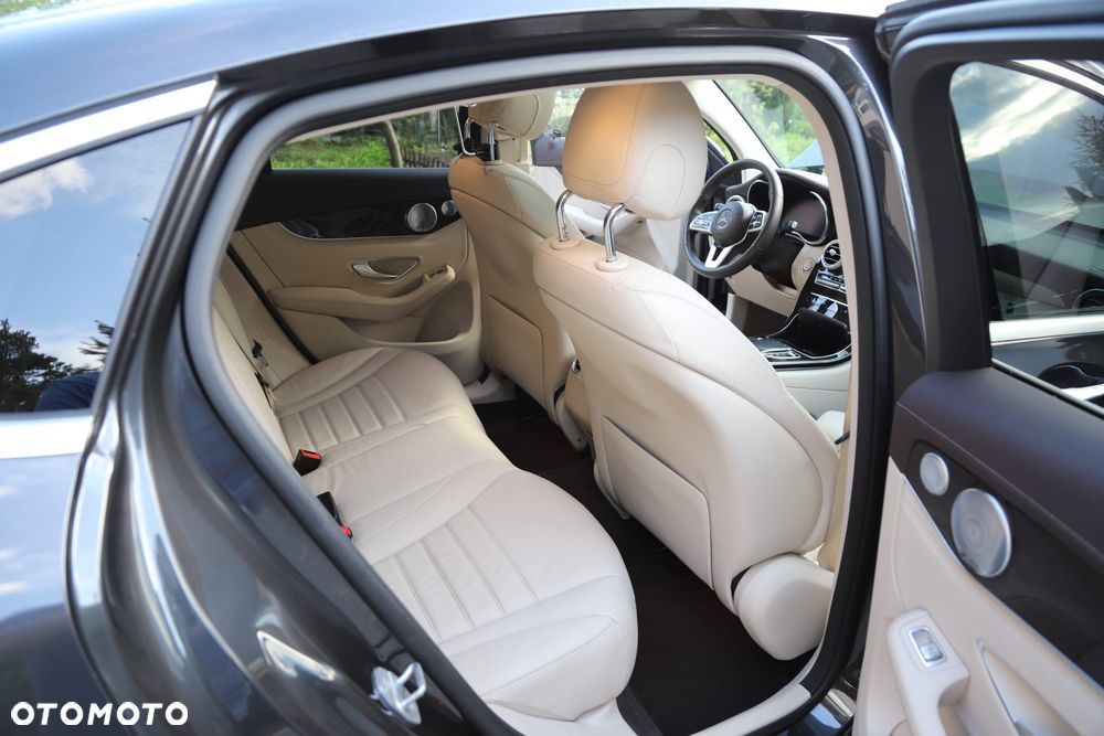 Mercedes-Benz GLC 200 4Matic 9G-TRONIC AMG Line Plus - 12