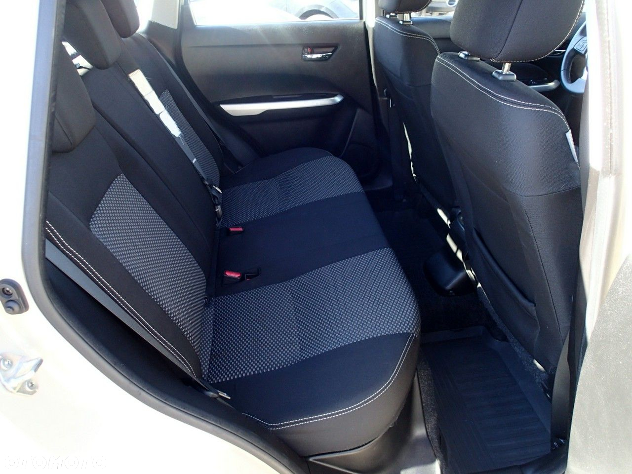 Suzuki Vitara 1.6 Comfort 2WD - 11