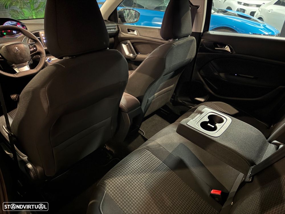 Peugeot 308 SW BlueHDi 130 Stop & Start Active - 32