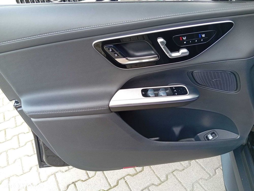 Mercedes-Benz GLC 220 d mHEV 4-Matic AMG Line - 11