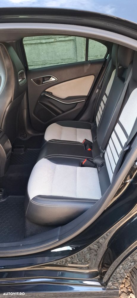 Mercedes-Benz A 180 CDI AMG Line - 13