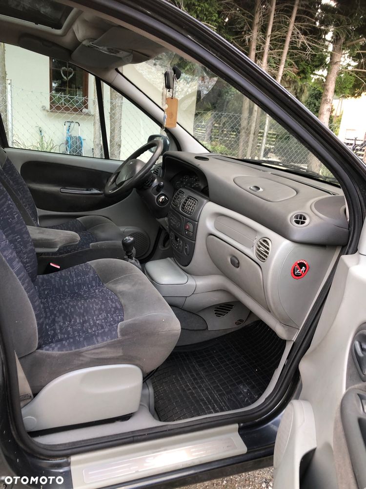 Renault Scenic 1.6 16V Authentique - 11