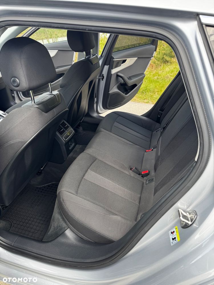 Audi A4 Avant 35 TDI mHEV S tronic - 19