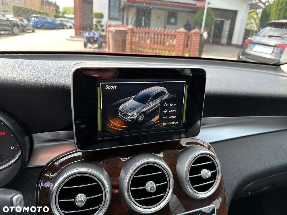 Mercedes-Benz GLC - 14