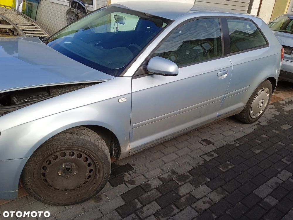 AUDI A3 8P 1.6B BGU KOD SKRZYNI FVH KOD LAKIERU LY7R DRZWI KLAPA LAMPY ZDERZAK SILNIK CZĘŚCI - 2