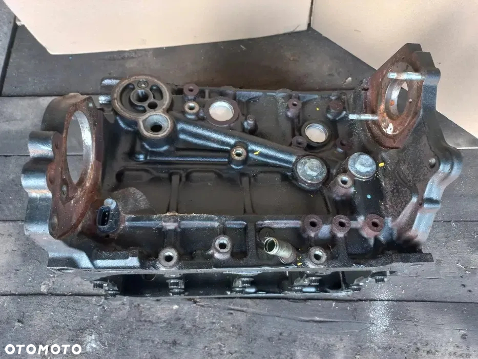 Blok silnika Opel Astra Zafira Meriva Mokka 1.7 CDTI - 8
