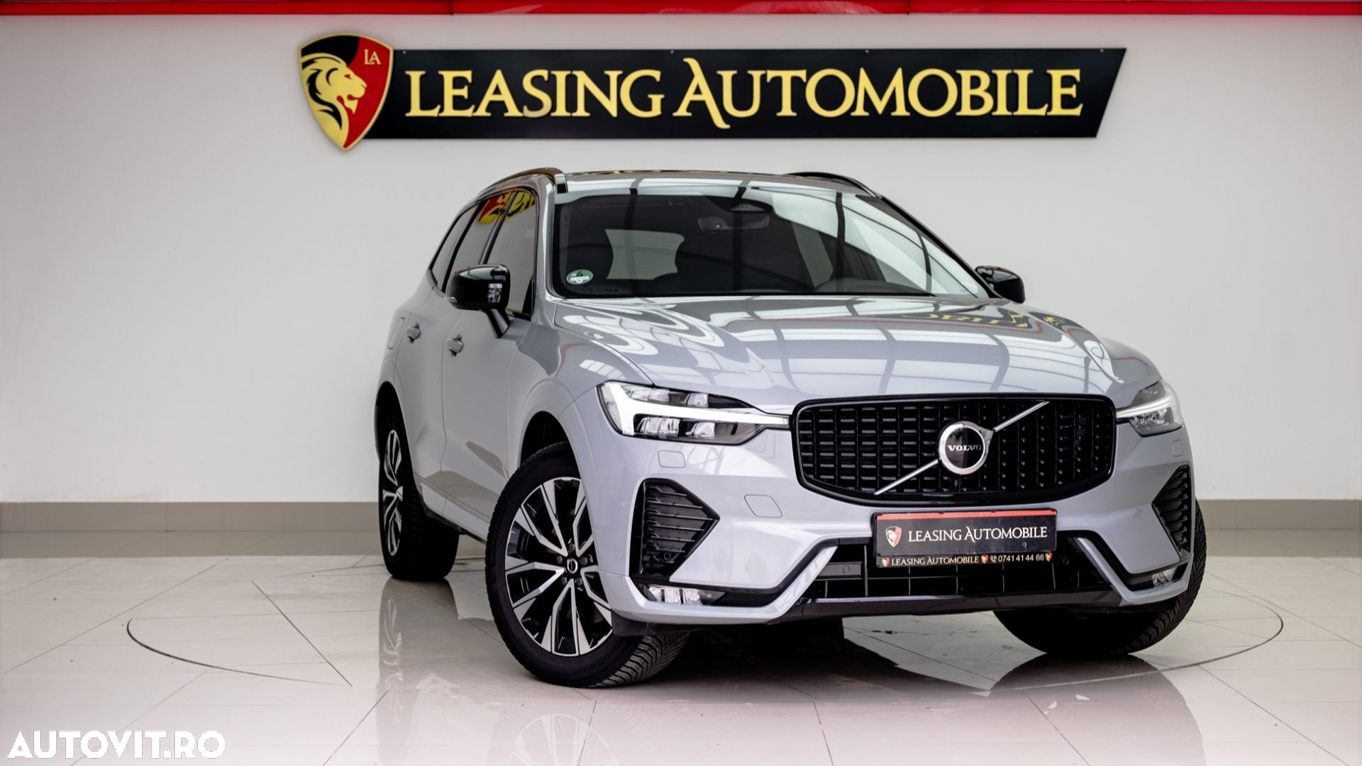 Volvo XC 60 B4 MHEV AT AWD Plus Dark - 3