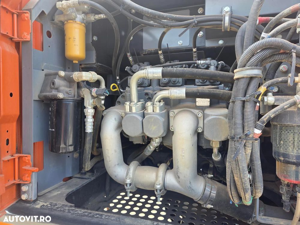 Hitachi ZX210LC-7,  23,4 TONE, 2021, 5.815h, CUPLA RAPIDA+CUPA NOUA 1,3mc+CUPA 0,9m latime+CUPA taluz, inst picon, camera spate si laterale, consum mediu 11,5l/h, ad sapare 7m, 3 pompe hidr, LANT NOU, CA NOU-posibilitate leasing 4 ani-PROMOTIE 96.900 EUR+Tva - 7