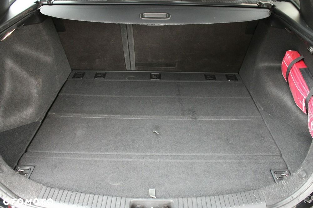 Hyundai i30 blue Kombi 1.4 Classic Navigation - 29