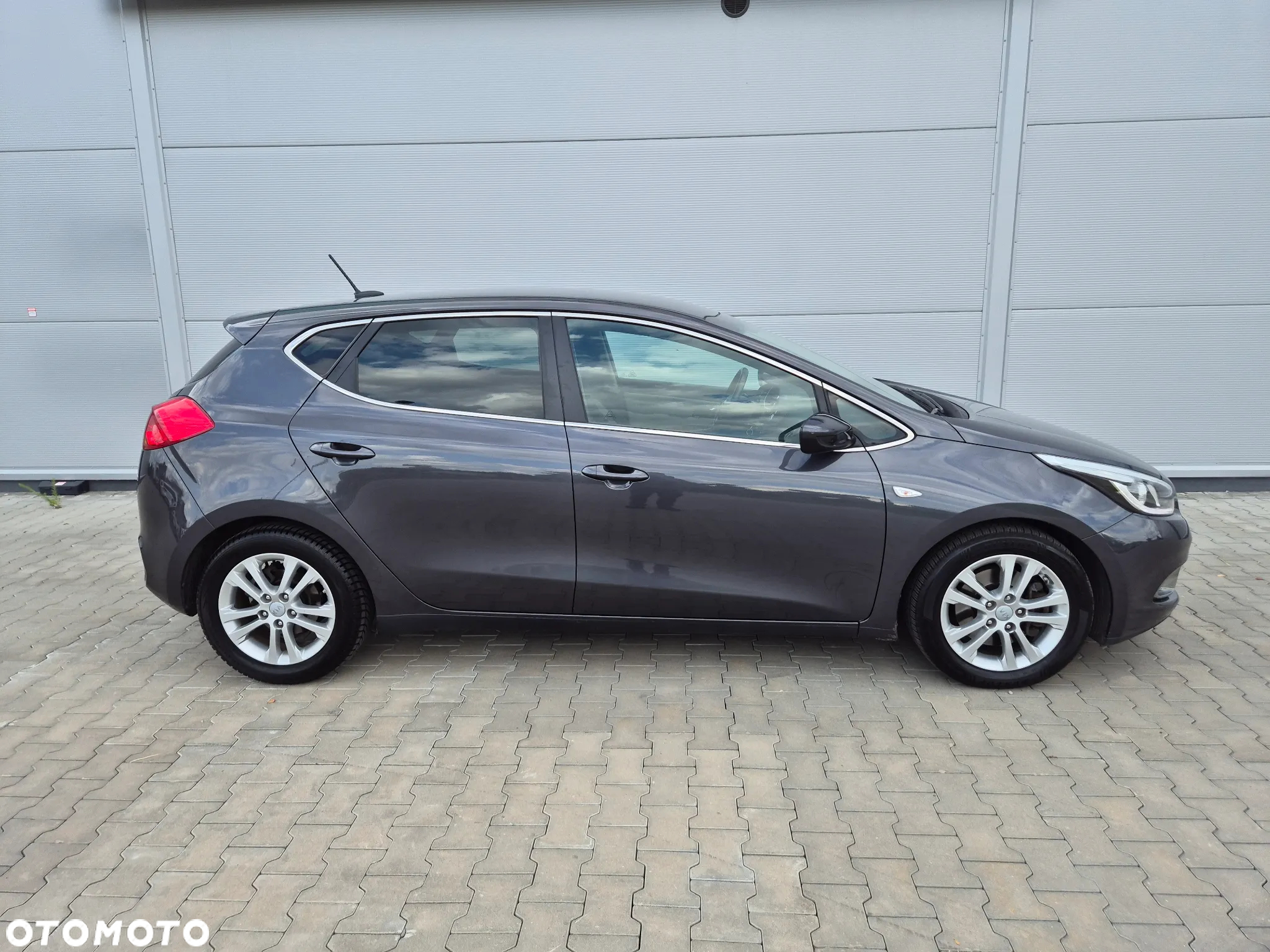 Kia Ceed 1.4 CVVT Dream Team Edition - 4