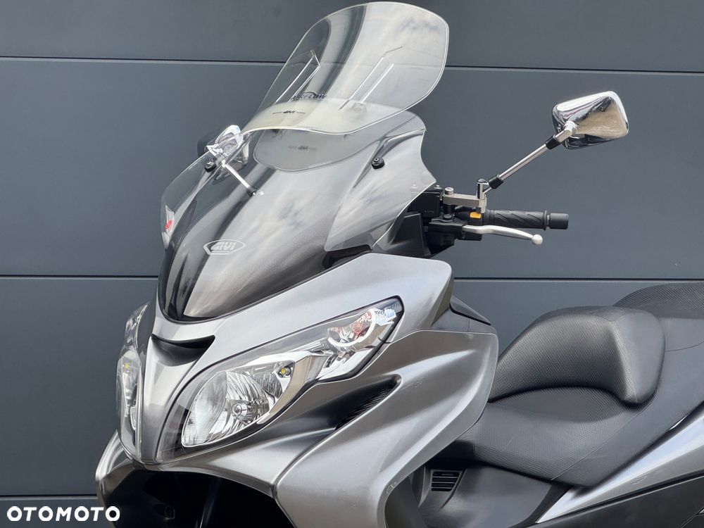 Suzuki Burgman - 21