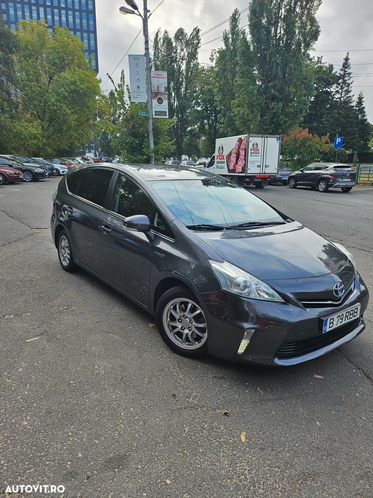 Toyota Prius (Hybrid) Sol Plus - 2