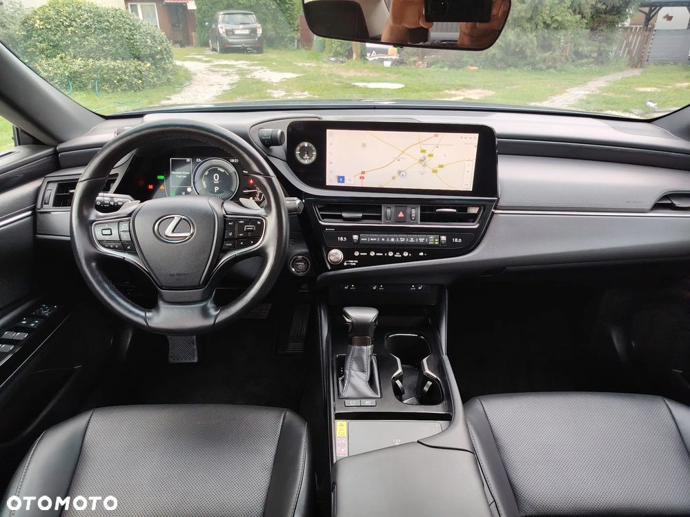 Lexus ES 300h Business Edition - 40