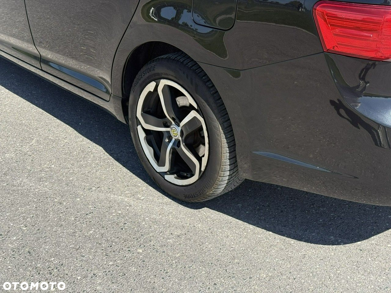 Toyota Avensis - 5