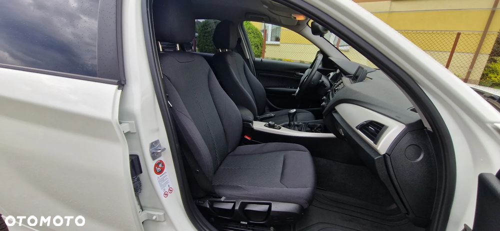 BMW Seria 1 116i - 25
