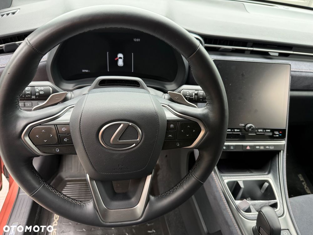 Lexus LBX 1.5 Hybrid Cool - 11