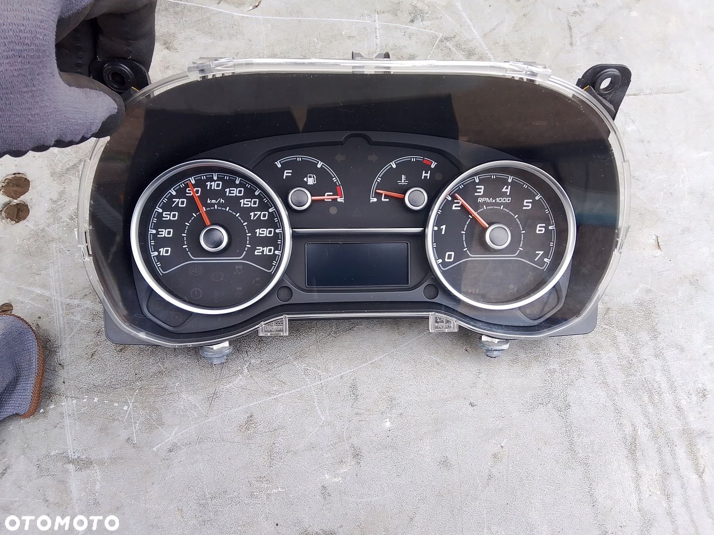 Licznik Zegary Fiat Doblo II Lift 1.3 MultiJet 0519773830 - 1