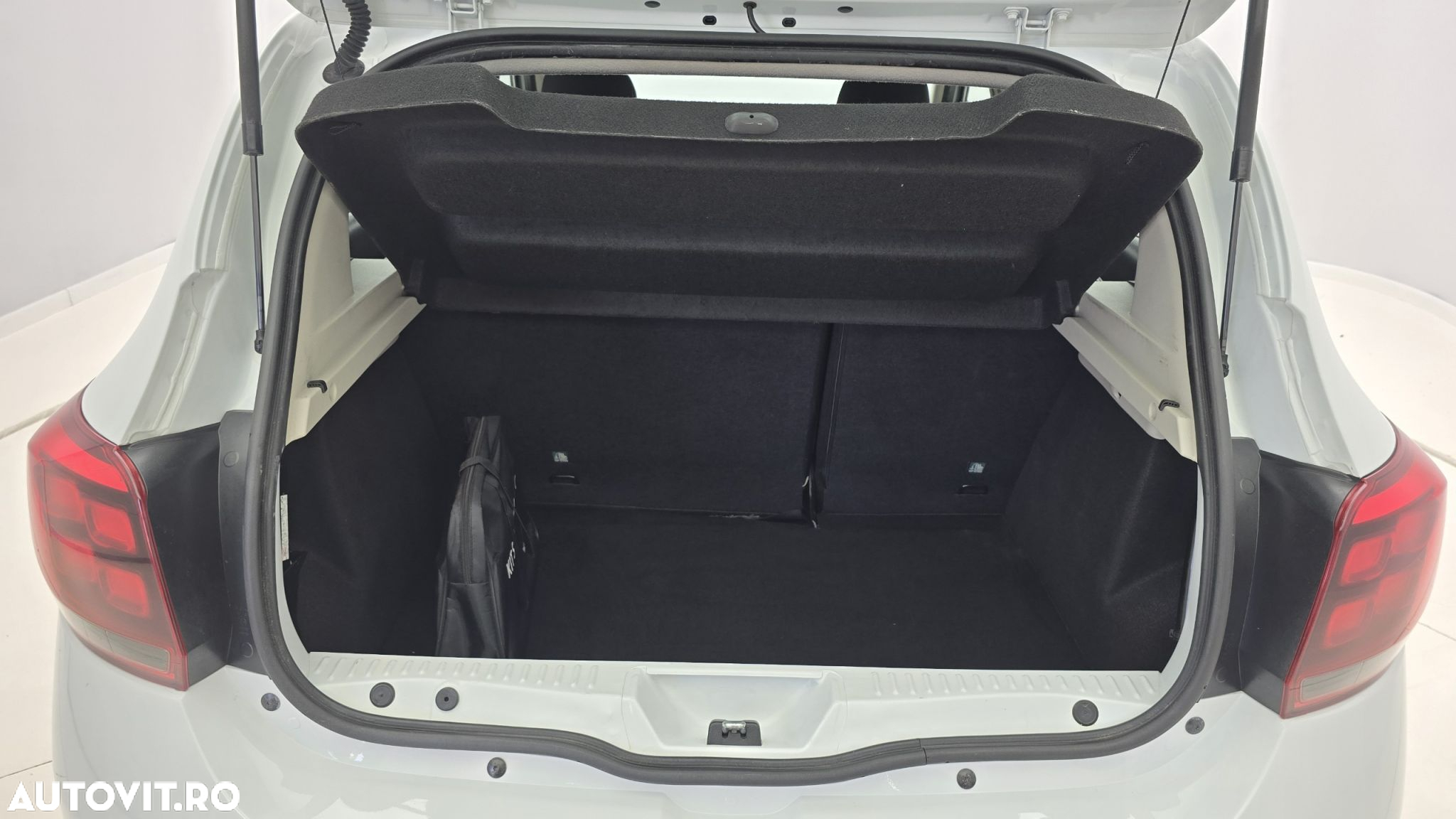 Dacia Sandero 0.9 TCe Laureate - 25