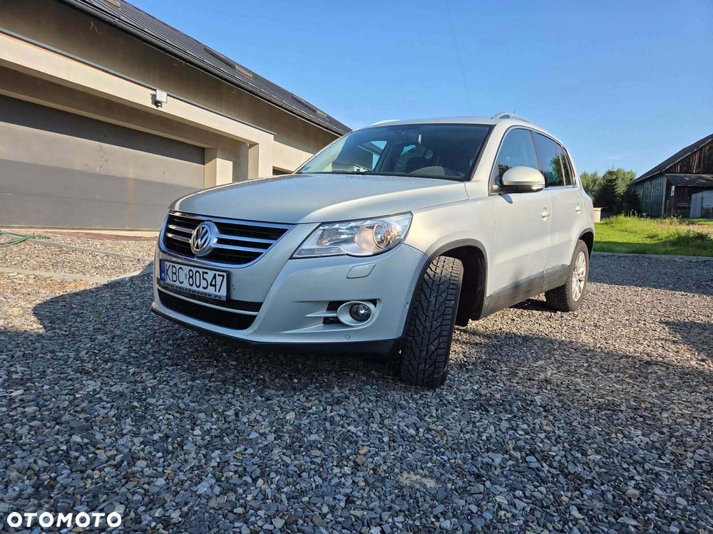 Volkswagen Tiguan - 1