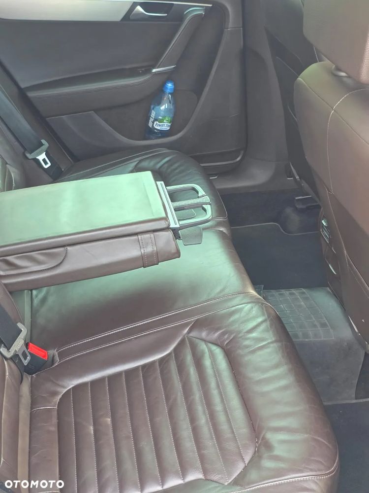 Volkswagen Passat Variant 2.0 TDI 4Motion DPF DSG Highline - 23