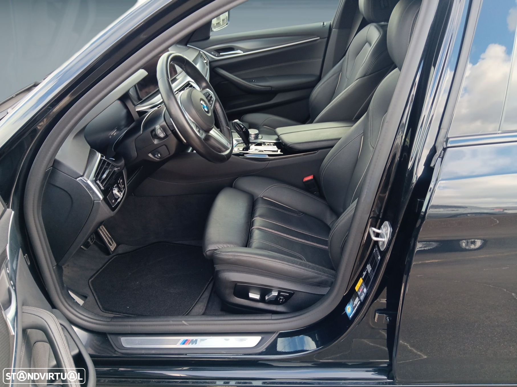 BMW 530 e Pack Desportivo M - 11