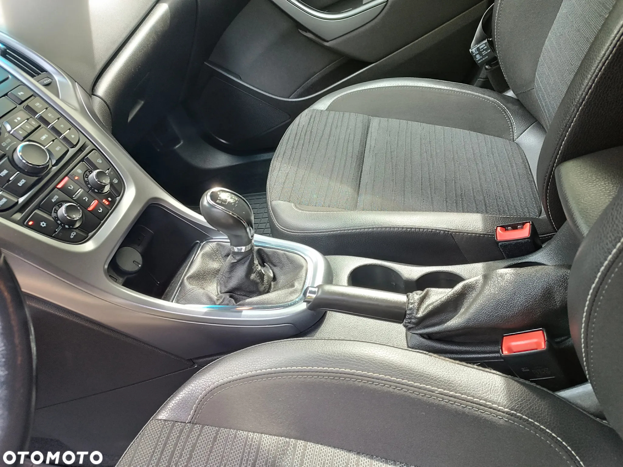 Opel Astra IV 1.4 T Business S&S EU6 - 8