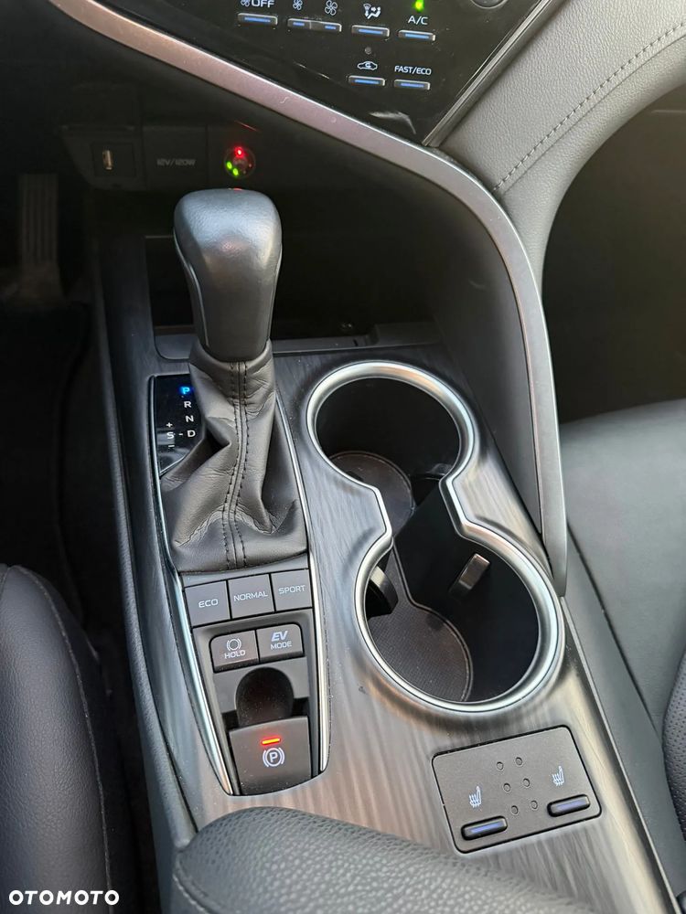 Toyota Camry 2.5 Hybrid Executive CVT - 6
