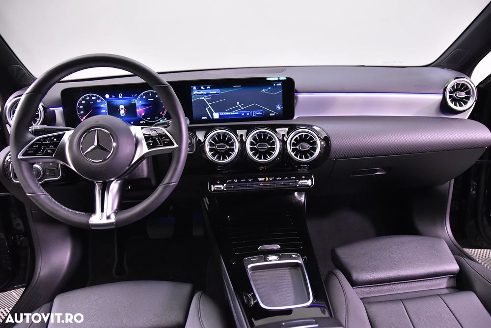 Mercedes-Benz A 200 MHEV 7G-DCT Sedan - 9