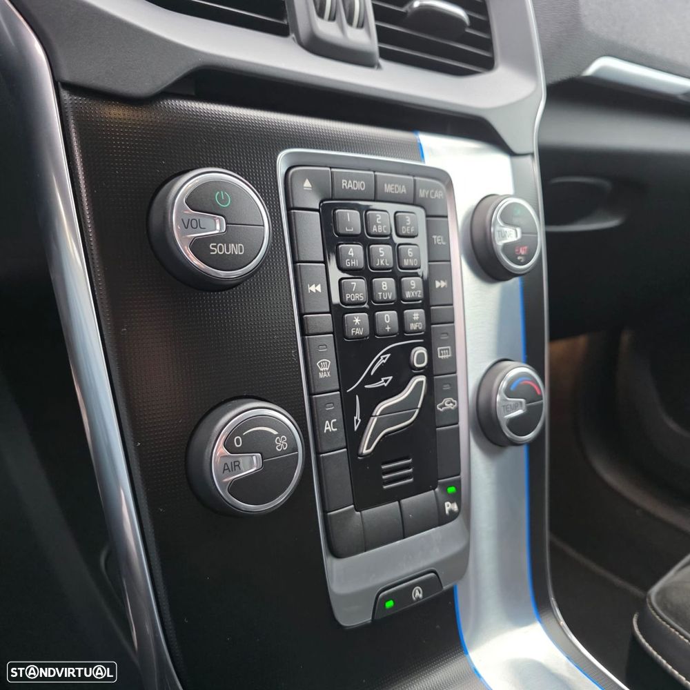 Volvo V40 1.6 D2 R-Design - 26