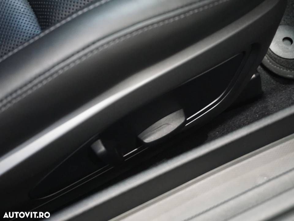 Porsche 911 Carrera Cabriolet PDK - 27