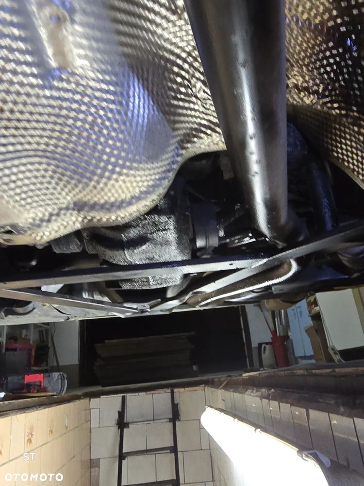 BMW Seria 3 318d DPF Touring - 13