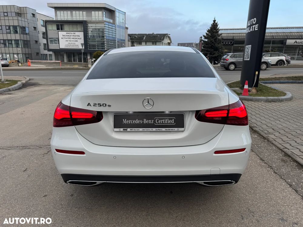 Mercedes-Benz A 250 e Sedan 8G-DCT Lim. Progressive Advanced - 16