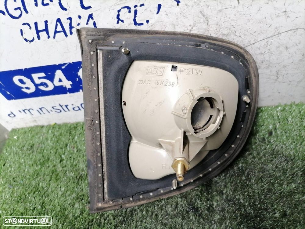 FAROLIM TRASEIRO DIREITO FORD ESCORT CLASSIC 1998 - - 4