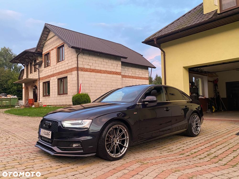 Audi A4 Limousine - 4