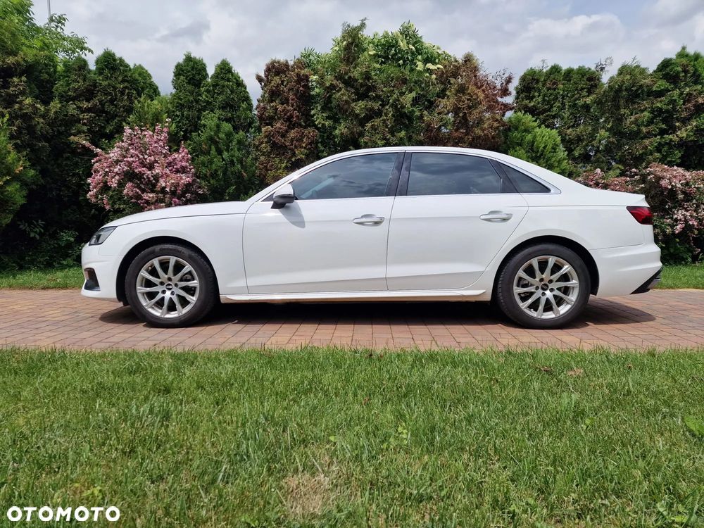 Audi A4 Limousine - 4