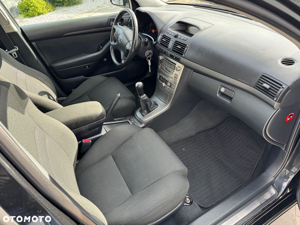 Toyota Avensis - 23