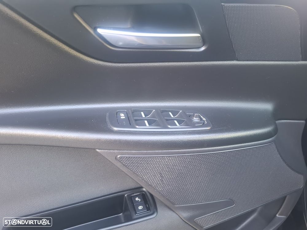 Jaguar XE 2.0 D Prestige Aut. - 28