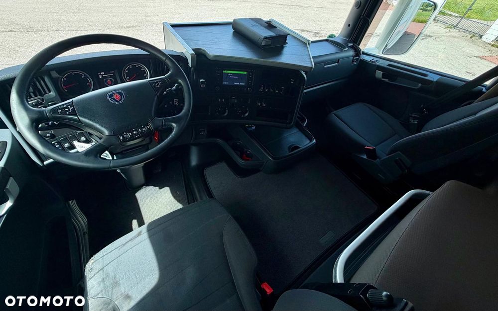 Scania SCANIA R450 / IZOTERMA / KONTENER / DO ŻYWCA / SILNIK 6 CYLINDROWY / 13 LITROWY  / KLIMA POSTOJOWA / WINDA / SPROWADZONY / SYPIALKA / AUTOMAT / 18 PALET / E6 / STAN BARDZO DOBRY - 21
