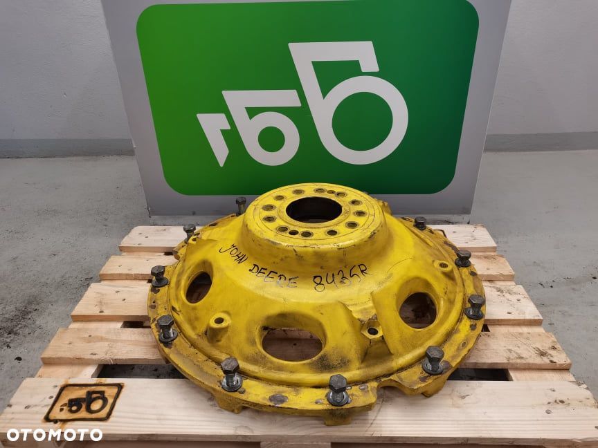 Serce felgi John Deere 8345 R R303742 - 1